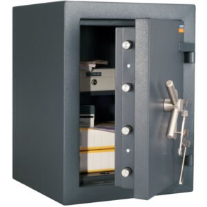 Atsparus įsilaužimams seifas RUBEZ 67 KL (IV klasė) patentuota daugiasluoksnė seifo užrakinamos kamarėlės įrengimas