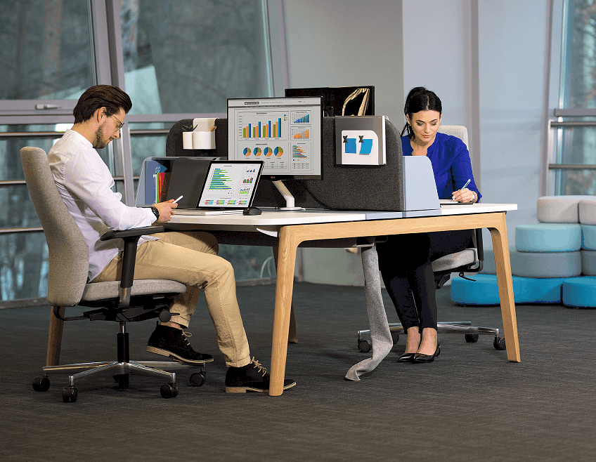 Levitate biuro baldai kolegos prie medžio stalo Nowy Styl