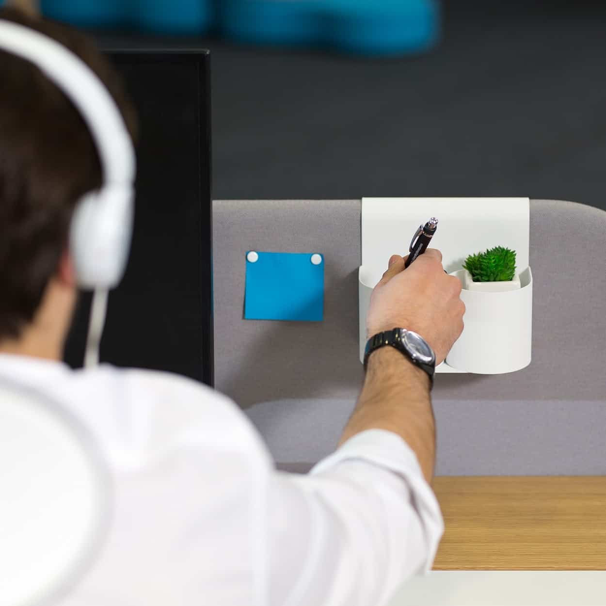 Levitate pilka kėdė medžio porankiai ergonomiška sėdėsena