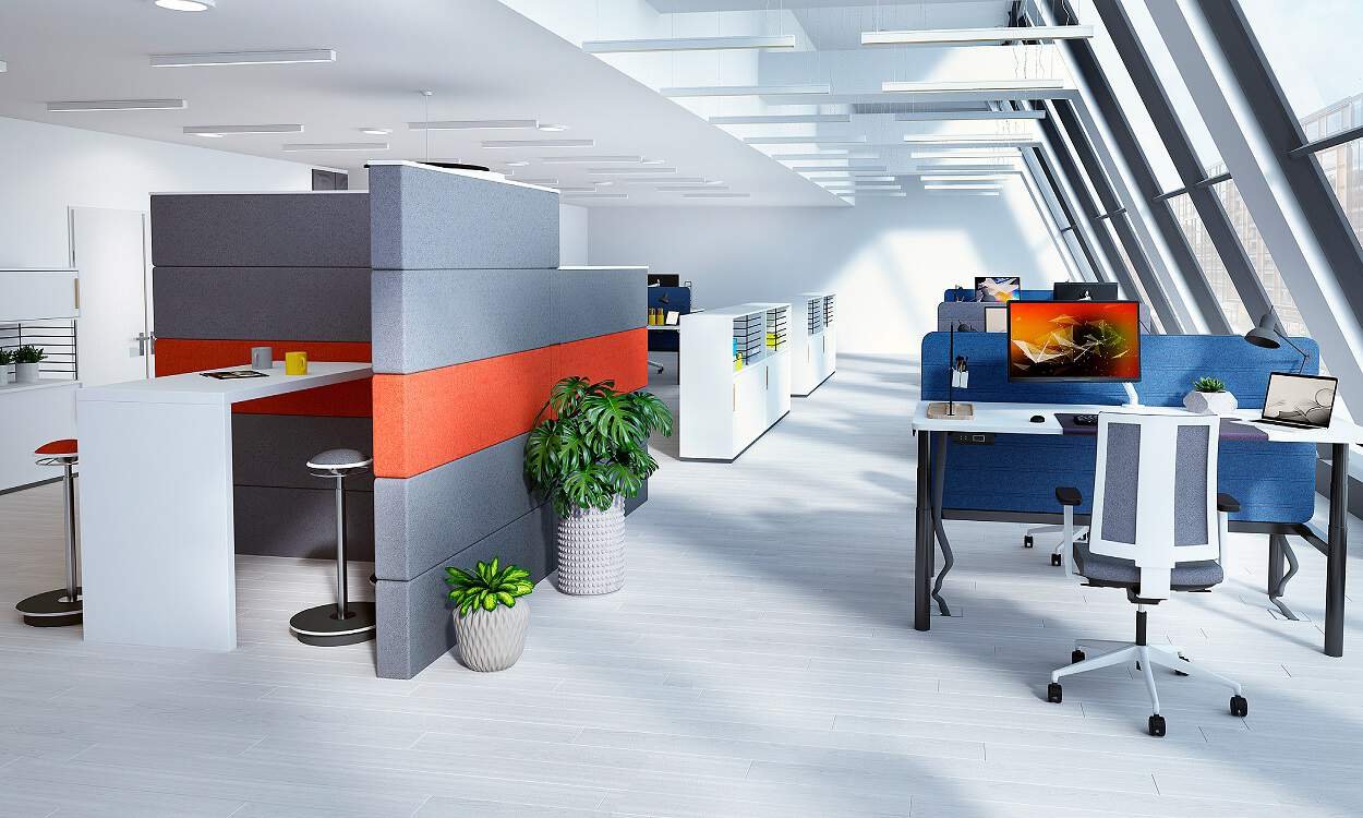 Play&Work baltas kabinetas: juoda rozetė stale ir pilkos pertvaros